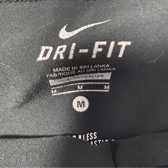Nike Dri-Fit Capri Leggings Woman’s Size Medium - Picture 2 of 3